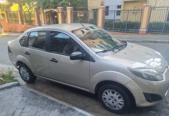 FORD FIESTA 1.6 ROCAM SEDAN 8V FLEX 4P MANUAL